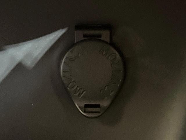 ヤリス X 純正ナビ バックカメラ セーフティセンス 禁煙車 コーナーセンサー スマートキー ビルトインETC オートハイビーム オートライト Bluetooth接続 電動格納ミラー プライバシーガラス(41枚目)