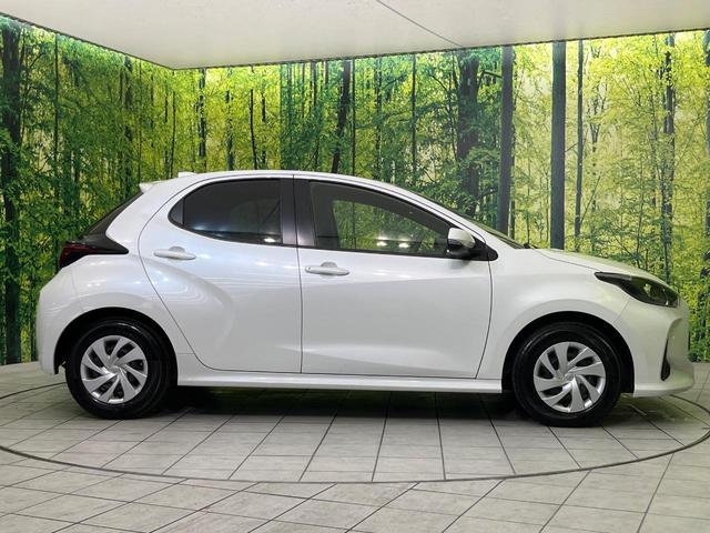 ヤリス X 純正ナビ バックカメラ セーフティセンス 禁煙車 コーナーセンサー スマートキー ビルトインETC オートハイビーム オートライト Bluetooth接続 電動格納ミラー プライバシーガラス(50枚目)