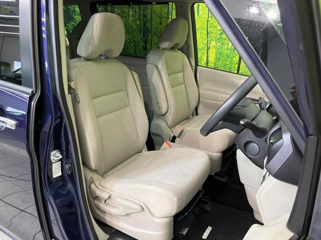 セレナ Ｘ　純正９型ナビ　後席モニター　全周囲カメラ　プロパイロット　両側電動ドア　禁煙車　デジタルインナーミラー　スマートキー　オートライト　電動格納ミラー　プライバシーガラス（8枚目）
