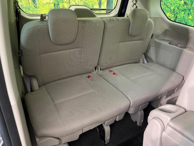 セレナ Ｘ　純正９型ナビ　後席モニター　全周囲カメラ　プロパイロット　両側電動ドア　禁煙車　デジタルインナーミラー　スマートキー　オートライト　電動格納ミラー　プライバシーガラス（10枚目）