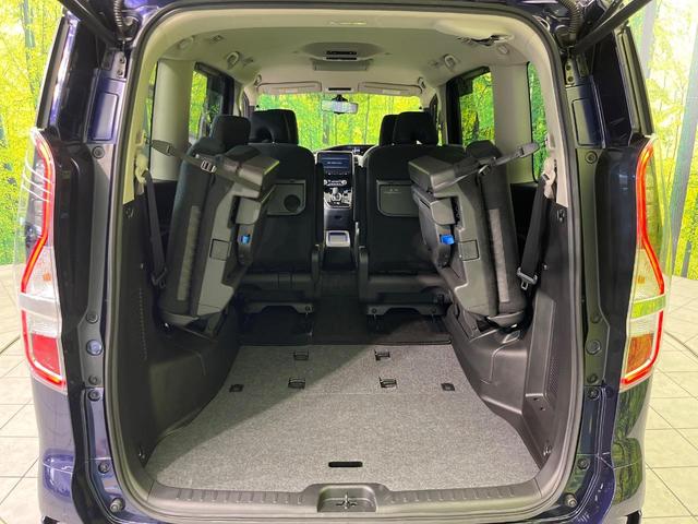 セレナ ｅ－パワー　ハイウェイスターＶ　純正１０型ナビ　後席モニター　全周囲カメラ　プロパイロット　禁煙車　両側電動ドア　レーダークルーズ　デジタルインナーミラー　ＥＴＣ　スマートキー　ＬＥＤヘッドライト　オートライト（34枚目）