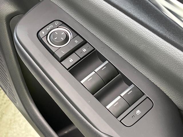 プリウス Ｚ　純正１２．３型ディスプレイオーディオ　全周囲カメラ　セーフティセンス　デジタルインナーミラー　ＢＳＭ　トヨタチームメイト　パワーバックドア　ＡＣ１００Ｖ電源　ＬＥＤヘッド　純正１９インチＡＷ　ＥＴＣ（26枚目）