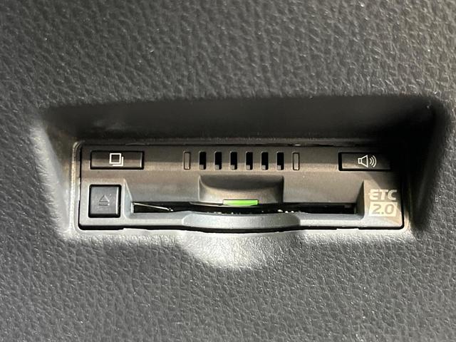 Ｃ－ＨＲ Ｇ　純正９型ナビ　バックカメラ　セーフティセンス　禁煙車　レザーシート　前席シートヒーター　コーナーセンサー　スマートキー　ＬＥＤヘッド　ＥＴＣ２．０　純正１８インチアルミ　オートハイビーム　車線逸脱警報（7枚目）