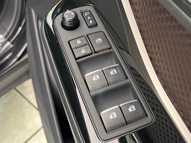 Ｃ－ＨＲ Ｇ　純正９型ナビ　バックカメラ　セーフティセンス　禁煙車　レザーシート　前席シートヒーター　コーナーセンサー　スマートキー　ＬＥＤヘッド　ＥＴＣ２．０　純正１８インチアルミ　オートハイビーム　車線逸脱警報（40枚目）