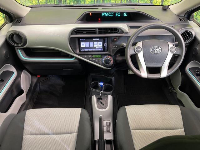 アクア Ｓ　純正ナビ　バックカメラ　禁煙車　スマートキー　ＥＴＣ　オートライト　オートエアコン　Ｂｌｕｅｔｏｏｔｈ　ＣＤ　ＤＶＤ再生　フルセグ　シートリフター　ファブリックシート　シートバックポケット（2枚目）