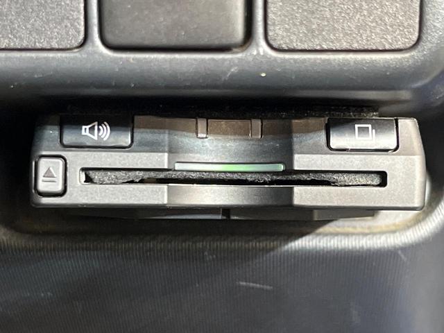 アクア Ｓ　純正ナビ　バックカメラ　禁煙車　スマートキー　ＥＴＣ　オートライト　オートエアコン　Ｂｌｕｅｔｏｏｔｈ　ＣＤ　ＤＶＤ再生　フルセグ　シートリフター　ファブリックシート　シートバックポケット（5枚目）