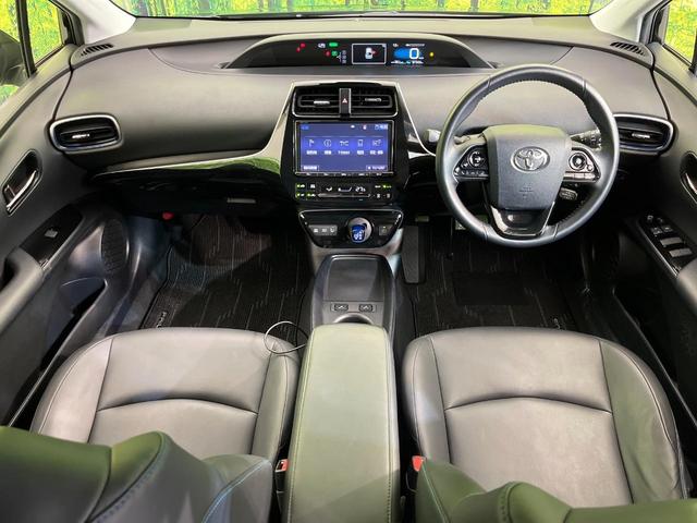 プリウス Ｓツーリングセレクション　モデリスタエアロ　純正９型ナビ　バックカメラ　衝突被害軽減システム　レーダークルーズ　禁煙車　ＬＥＤヘッド　ＬＥＤフォグ　黒合皮シート　シートヒーター　ＥＴＣ　純正１７インチアルミ　オートハイビーム（2枚目）