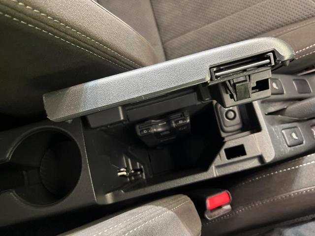 コペン ＧＲ　スポーツ　純正ナビ　バックカメラ　禁煙車　前席シートヒーター　ＬＥＤヘッド＆フォグ　ＥＴＣ２．０　ドラレコ　Ｂｌｕｅｔｏｏｔｈ再生　純正１６インチＡＷ　オートエアコン　オートライト　アイドリングストップ（28枚目）