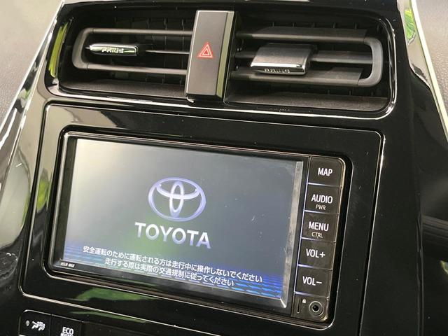 プリウス S 純正ナビ バックカメラ セーフティセンス 禁煙車 コーナーセンサー スマートキー LEDヘッド ビルトインETC オートハイビーム 車線逸脱警報 オートライト オートエアコン パワーウィンドウ(3枚目)