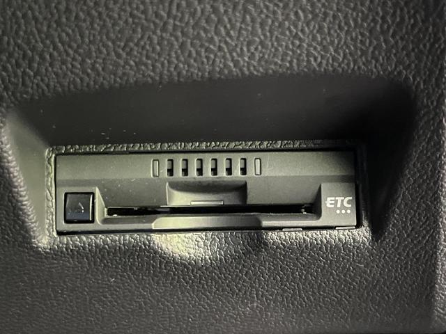 プリウス S 純正ナビ バックカメラ セーフティセンス 禁煙車 コーナーセンサー スマートキー LEDヘッド ビルトインETC オートハイビーム 車線逸脱警報 オートライト オートエアコン パワーウィンドウ(7枚目)