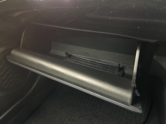 プリウス S 純正ナビ バックカメラ セーフティセンス 禁煙車 コーナーセンサー スマートキー LEDヘッド ビルトインETC オートハイビーム 車線逸脱警報 オートライト オートエアコン パワーウィンドウ(42枚目)