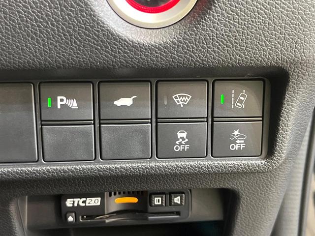 CR-Vハイブリッド EX・マスターピース サンルーフ 純正ナビ バックカメラ 寒冷地仕様 ホンダセンシング アダプティブクルーズ ブラインドスポットモニター 禁煙車 電動リアゲート レザーシート 前席シートヒーター LEDヘッド&フォグ(6枚目)