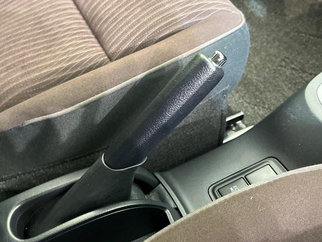 アクア Ｇ　純正ナビ　バックカメラ　禁煙車　コーナーセンサー　ＬＥＤヘッドライト　ドラレコ　Ｂｌｕｅｔｏｏｔｈ再生　オートエアコン　オートライト　スマートキー　電動格納ミラー　ドアバイザー　プライバシーガラス（25枚目）