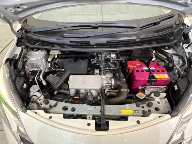 ノート Ｘ　ＤＩＧ－Ｓ　純正ナビ　全周囲カメラ　エマージェンシーブレーキ　禁煙車　ＥＴＣ　コーナーセンサー　オートエアコン　オートライト　スマートキー　電動格納ミラー　アイドリングストップ　地デジ　ドアバイザー（18枚目）