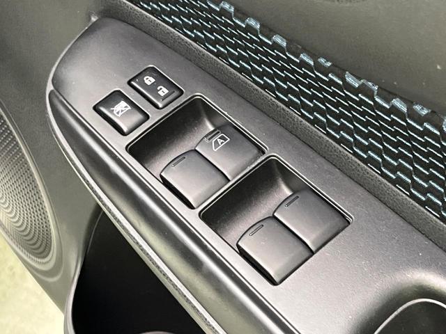 ノート Ｘ　ＤＩＧ－Ｓ　純正ナビ　全周囲カメラ　エマージェンシーブレーキ　禁煙車　ＥＴＣ　コーナーセンサー　オートエアコン　オートライト　スマートキー　電動格納ミラー　アイドリングストップ　地デジ　ドアバイザー（44枚目）