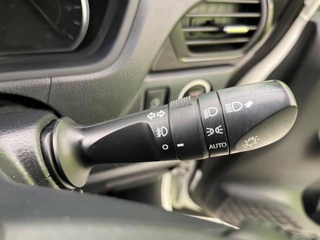 ヴォクシー ＺＳ　煌ＩＩ　後席モニター　ＢＩＧ－Ｘ９型ナビ　バックカメラ　セーフティセンス　両側電動スライド　禁煙車　ＬＥＤヘッド＆フォグ　ＥＴＣ　ドラレコ　Ｂｌｕｅｔｏｏｔｈ再生　オートマチックハイビーム　オートエアコン（28枚目）