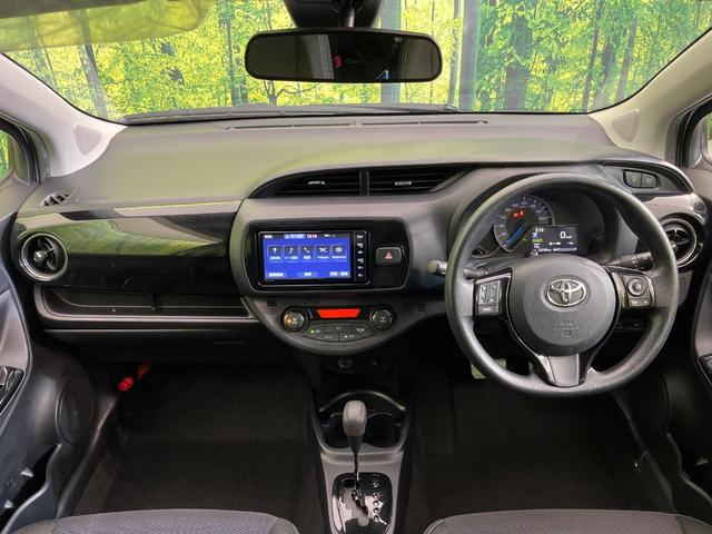 ヴィッツ ハイブリッドF セーフティーエディションII 純正ナビ バックカメラ セーフティセンス 禁煙車 コーナーセンサー LEDヘッド ETC オートハイビーム オートライト オートエアコン スマートキー Bluetooth再生 フルセグ(2枚目)