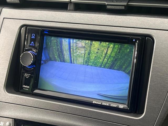 プリウス Ｓ　ＳＤナビ　バックカメラ　禁煙車　ＨＩＤヘッドライト　ＥＴＣ　オートエアコン　オートライト　スマートキー　電動格納ミラー　Ｂｌｕｅｔｏｏｔｈ再生　ＣＤ／ＤＶＤ再生　地デジ　プライバシーガラス（4枚目）