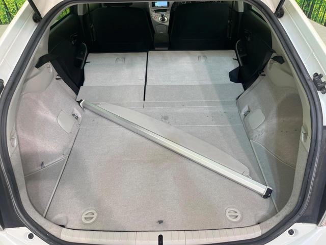 プリウス Ｓ　ＳＤナビ　バックカメラ　禁煙車　ＨＩＤヘッドライト　ＥＴＣ　オートエアコン　オートライト　スマートキー　電動格納ミラー　Ｂｌｕｅｔｏｏｔｈ再生　ＣＤ／ＤＶＤ再生　地デジ　プライバシーガラス（10枚目）