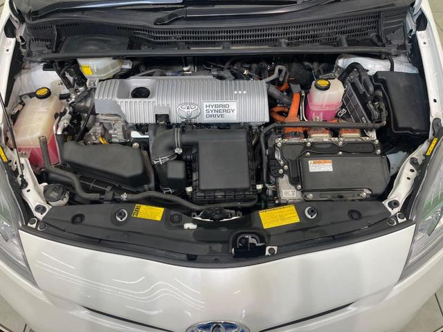 プリウス Ｓ　ＳＤナビ　バックカメラ　禁煙車　ＨＩＤヘッドライト　ＥＴＣ　オートエアコン　オートライト　スマートキー　電動格納ミラー　Ｂｌｕｅｔｏｏｔｈ再生　ＣＤ／ＤＶＤ再生　地デジ　プライバシーガラス（18枚目）