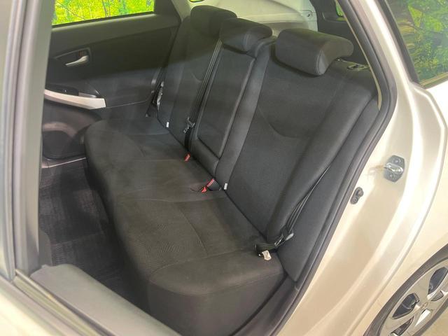 プリウス Ｓ　ＳＤナビ　バックカメラ　禁煙車　ＨＩＤヘッドライト　ＥＴＣ　オートエアコン　オートライト　スマートキー　電動格納ミラー　Ｂｌｕｅｔｏｏｔｈ再生　ＣＤ／ＤＶＤ再生　地デジ　プライバシーガラス（28枚目）