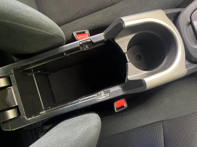 プリウス Ｓ　ＳＤナビ　バックカメラ　禁煙車　ＨＩＤヘッドライト　ＥＴＣ　オートエアコン　オートライト　スマートキー　電動格納ミラー　Ｂｌｕｅｔｏｏｔｈ再生　ＣＤ／ＤＶＤ再生　地デジ　プライバシーガラス（34枚目）