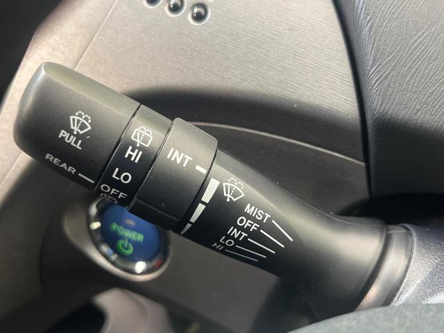 プリウス Ｓ　ＳＤナビ　バックカメラ　禁煙車　ＨＩＤヘッドライト　ＥＴＣ　オートエアコン　オートライト　スマートキー　電動格納ミラー　Ｂｌｕｅｔｏｏｔｈ再生　ＣＤ／ＤＶＤ再生　地デジ　プライバシーガラス（37枚目）
