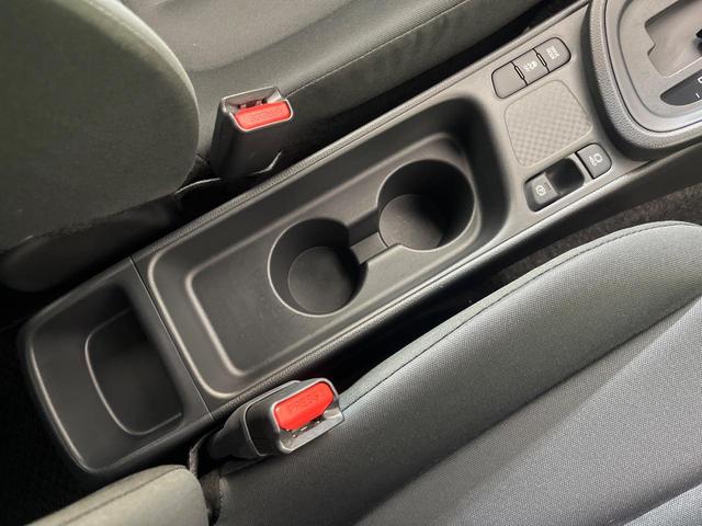 ヤリスクロス X SDナビ バックカメラ セーフティセンス レーダークルーズ 禁煙車 ETC ドラレコ Bluetooth再生 コーナーセンサー オートエアコン オートライト スマートキー 電動格納ミラー(39枚目)