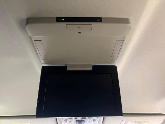 アルファード ２４０Ｓ　タイプゴールド　後席モニター　純正８型ナビ　バックカメラ　禁煙車　両側電動スライドドア　電動リアゲート　ハーフレザーシート　ＥＴＣ　ドラレコ　Ｂｌｕｅｔｏｏｔｈ再生　デュアルエアコン　ＨＩＤヘッドライト　フルセグ（3枚目）