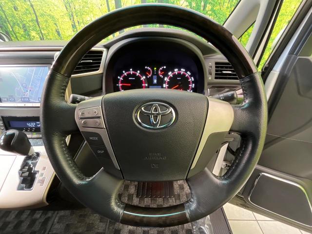 アルファード ２４０Ｓ　タイプゴールド　後席モニター　純正８型ナビ　バックカメラ　禁煙車　両側電動スライドドア　電動リアゲート　ハーフレザーシート　ＥＴＣ　ドラレコ　Ｂｌｕｅｔｏｏｔｈ再生　デュアルエアコン　ＨＩＤヘッドライト　フルセグ（12枚目）