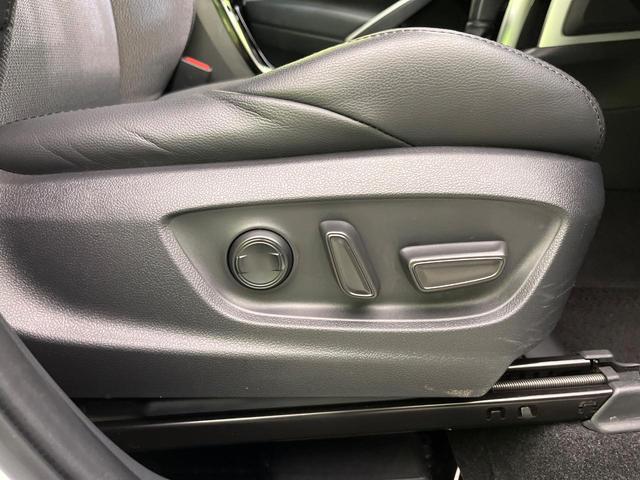 カローラクロス ハイブリッド Z パノラマルーフ 純正10型ナビ 全周囲カメラ チームメイト セーフティセンス レーダークルーズ 禁煙車 ブラインドスポットモニター パワーバックドア 前席シートヒーター LEDヘッド&フォグ ETC(31枚目)