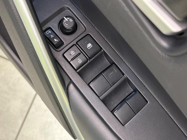 カローラクロス ハイブリッド Z パノラマルーフ 純正10型ナビ 全周囲カメラ チームメイト セーフティセンス レーダークルーズ 禁煙車 ブラインドスポットモニター パワーバックドア 前席シートヒーター LEDヘッド&フォグ ETC(44枚目)