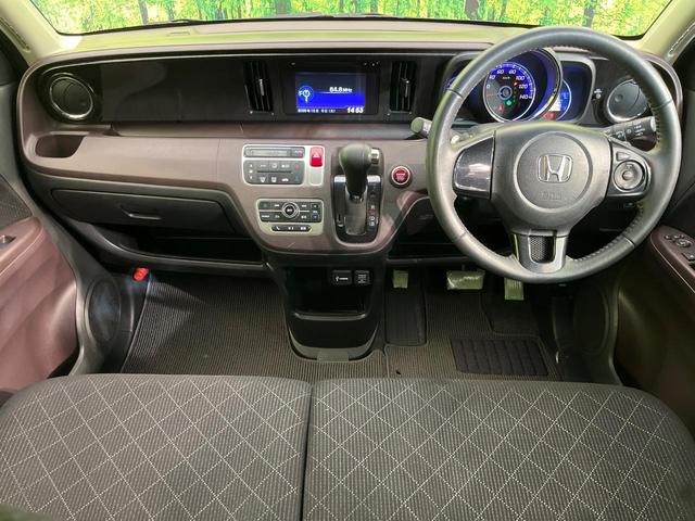 Ｎ－ＯＮＥ プレミアム　ツアラー・Ｌパッケージ　ディスプレイオーディオ　バックカメラ　禁煙車　スマートキー　ＨＩＤヘッドランプ　クルーズコントロール　純正１５インチアルミ　オートライト　オートエアコン　アイドリングストップ　電動格納ミラー（2枚目）