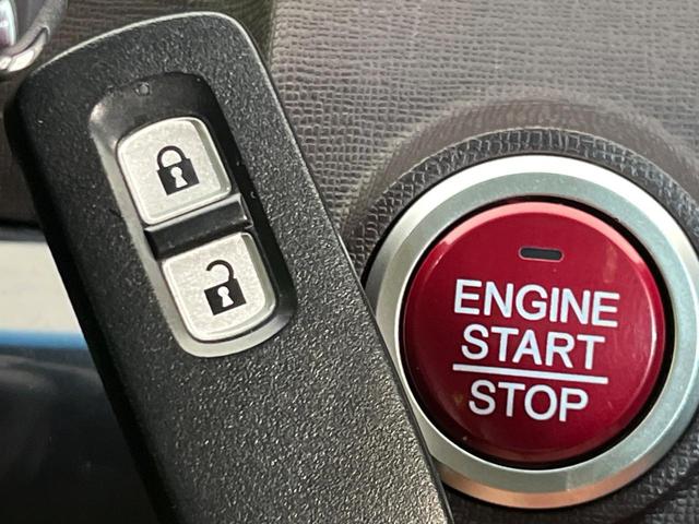 Ｎ－ＯＮＥ プレミアム　ツアラー・Ｌパッケージ　ディスプレイオーディオ　バックカメラ　禁煙車　スマートキー　ＨＩＤヘッドランプ　クルーズコントロール　純正１５インチアルミ　オートライト　オートエアコン　アイドリングストップ　電動格納ミラー（6枚目）