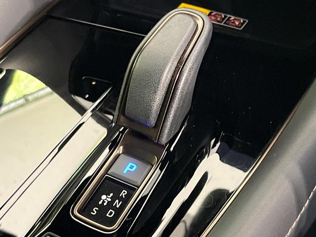 アルファードハイブリッド Ｚ　ガラスルーフ　後席モニター　純正１４型ナビ　全周囲カメラ　トヨタチームメイト　両側電動ドア　前中席シートベンチレーション　ステアリングヒーター　置くだけ充電　ブラインドスポットモニター　ＥＴＣ２．０（24枚目）