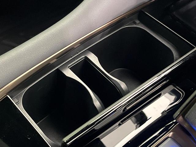 アルファードハイブリッド Ｚ　ガラスルーフ　後席モニター　純正１４型ナビ　全周囲カメラ　トヨタチームメイト　両側電動ドア　前中席シートベンチレーション　ステアリングヒーター　置くだけ充電　ブラインドスポットモニター　ＥＴＣ２．０（52枚目）