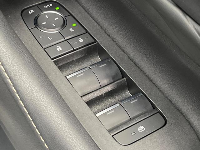 アルファードハイブリッド Ｚ　ガラスルーフ　後席モニター　純正１４型ナビ　全周囲カメラ　トヨタチームメイト　両側電動ドア　前中席シートベンチレーション　ステアリングヒーター　置くだけ充電　ブラインドスポットモニター　ＥＴＣ２．０（67枚目）