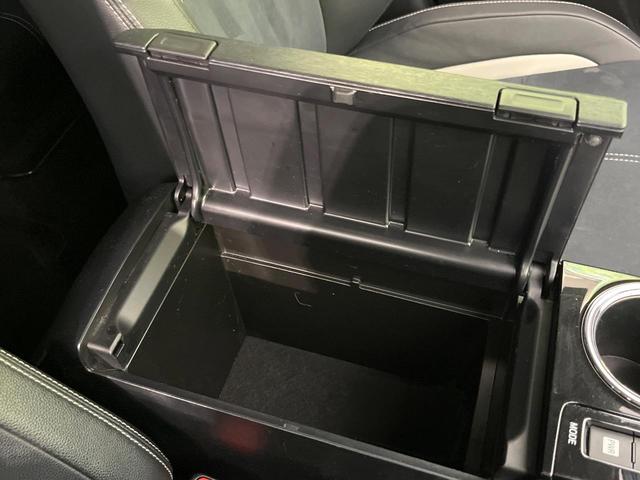 プリウスアルファ Sツーリングセレクション・G’s 純正ナビ バックカメラ 禁煙車 ハーフレザーシート LEDヘッド&フォグ 純正18インチAW ETC ドラレコ Bluetooth再生 フルセグ オートエアコン オートライト スマートキー(42枚目)