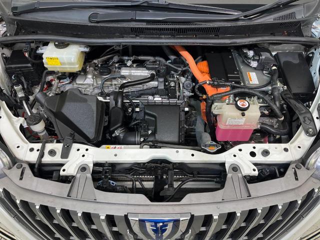 エスクァイア ハイブリッドＧｉ　プレミアムパッケージ　後席モニター　純正９型ナビ　バックカメラ　セーフティセンス　禁煙車　両側電動スライドドア　ハーフレザーシート　ステアリングヒーター　前席シートヒーター　ＬＥＤヘッド＆フォグ　ＥＴＣ　ドラレコ（18枚目）