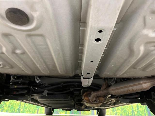 エスクァイア ハイブリッドＧｉ　プレミアムパッケージ　後席モニター　純正９型ナビ　バックカメラ　セーフティセンス　禁煙車　両側電動スライドドア　ハーフレザーシート　ステアリングヒーター　前席シートヒーター　ＬＥＤヘッド＆フォグ　ＥＴＣ　ドラレコ（19枚目）