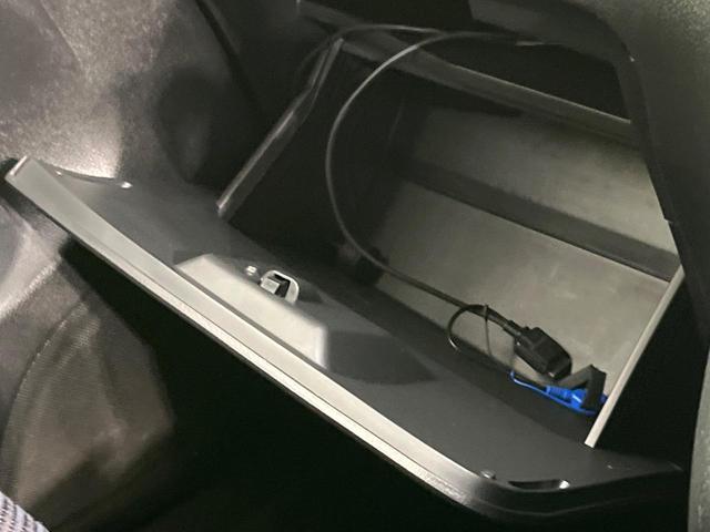 セレナ ハイウェイスター　Ｖセレクション　後席モニター　純正ナビ　バックカメラ　両側電動ドア　クルーズコントロール　禁煙車　ＥＴＣ　Ｂｌｕｅｔｏｏｔｈ接続　スマートキー　電動格納ミラー　衝突安全ボディ　アイドリングストップ（52枚目）