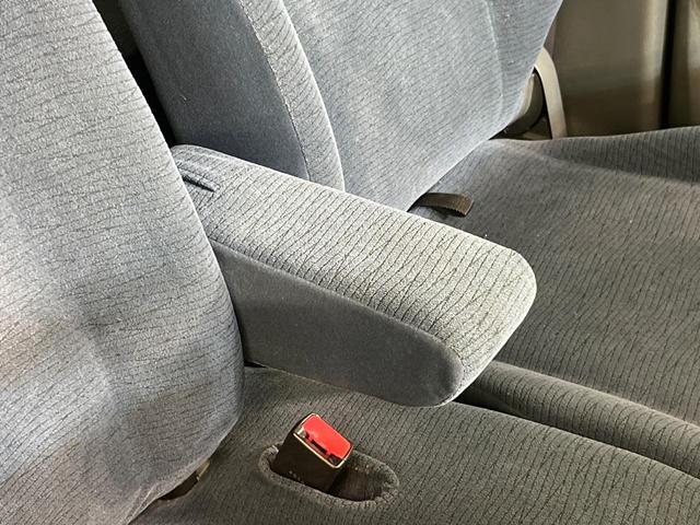 ワゴンＲ ＦＸ　禁煙車　キーレスエントリー　純正１３インチアルミ　ＣＤオーディオ　電動格納ミラー　プライバシーガラス　シートアンダーボックス　盗難防止装置　パワーステアリング　パワーウィンドウ　衝突安全ボディ（6枚目）