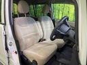 運転席まわりには十分なスペースがあり、大柄な方でもゆったり運転していただける環境です。