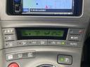 プリウス Ｓ　ＳＤナビ　バックカメラ　禁煙車　ＨＩＤヘッドライト　ＥＴＣ　オートエアコン　オートライト　スマートキー　電動格納ミラー　Ｂｌｕｅｔｏｏｔｈ再生　ＣＤ／ＤＶＤ再生　地デジ　プライバシーガラス（5枚目）