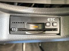 【ＥＴＣ】高速道路の料金所をストレスなく通過！話題のスポットやサービスエリアに多い「スマートIntercooler」利用時は必須のアイテムです。当店でセットアップを実施、ご納車当日からすぐにご利用いただけます！ 4