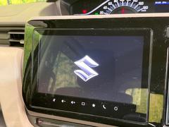 【純正ナビ】人気の純正ナビを装備。オーディオ機能も充実しており、Ｂｌｕｅｔｏｏｔｈ接続すればお持ちのスマホやＭＰ３プレイヤーの音楽を再生可能！毎日の運転がさらに楽しくなります！！ 3