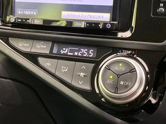 【オートエアコン】一度お好みの温度に設定すれば、車内の温度を検知し風量や温度を自動で調整。暑い…寒い…と何度もスイッチ操作をする必要はありません。快適な車内空間には必須の機能ですね♪ 7