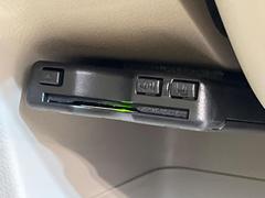 【ＥＴＣ】高速道路の料金所をストレスなく通過！話題のスポットやサービスエリアに多い「スマートIntercooler」利用時は必須のアイテムです。当店でセットアップを実施、ご納車当日からすぐにご利用いただけます！ 4