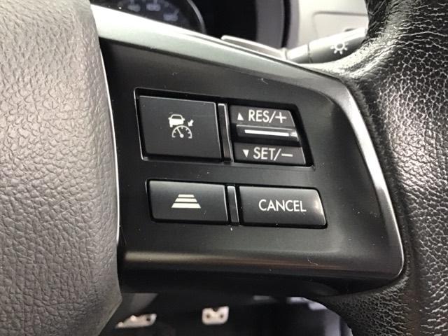 ＸＶ ２．０ｉ－Ｌアイサイト　クルーズコントロール　ＥＴＣ　スマキ　自動追従　ナビテレビ　地デジ　ＶＤＣ　ＡＷＤ　ＤＶＤ再生　盗難防止システム　ＰＷ　パワステ　オートエアコン　ＡＢＳ　キーレス　運転席助手席エアバッグ　エアバック（6枚目）