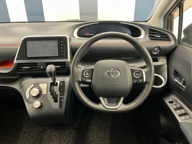 シエンタ G 社外ドラレコ前 純正ナビ 両側電動 ナビ・TV スマートキープッシュスタート アイドリングS リアカメラ 地デジフルセグ 定期点検記録簿 フルオートエアコン パワーウィンド ETC 運転席エアバック(16枚目)